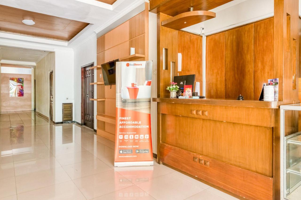 Reddoorz Syariah @ Jalan Simpang Gajayana Malang Exterior foto